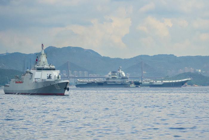 中國(guó)人民解放軍海軍山東艦編隊(duì)抵達(dá)香港