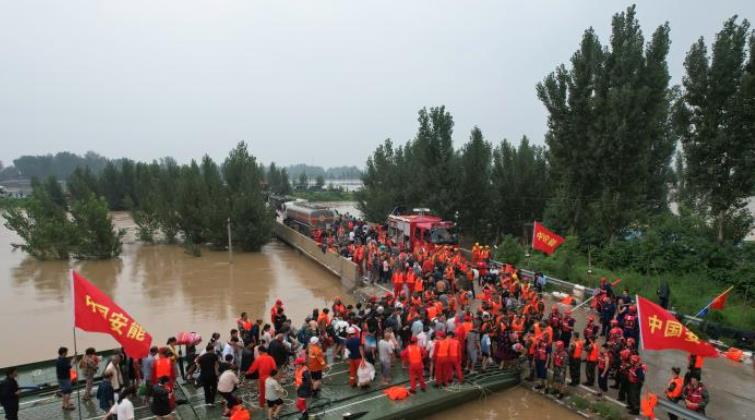 “逆行”重器中流擊水，創(chuàng)造救援速度奇跡<p>以精銳之“能”，護(hù)百姓之“安”，每一次極速救援，都是一場(chǎng)全力以赴，是承諾更是本色。<p>